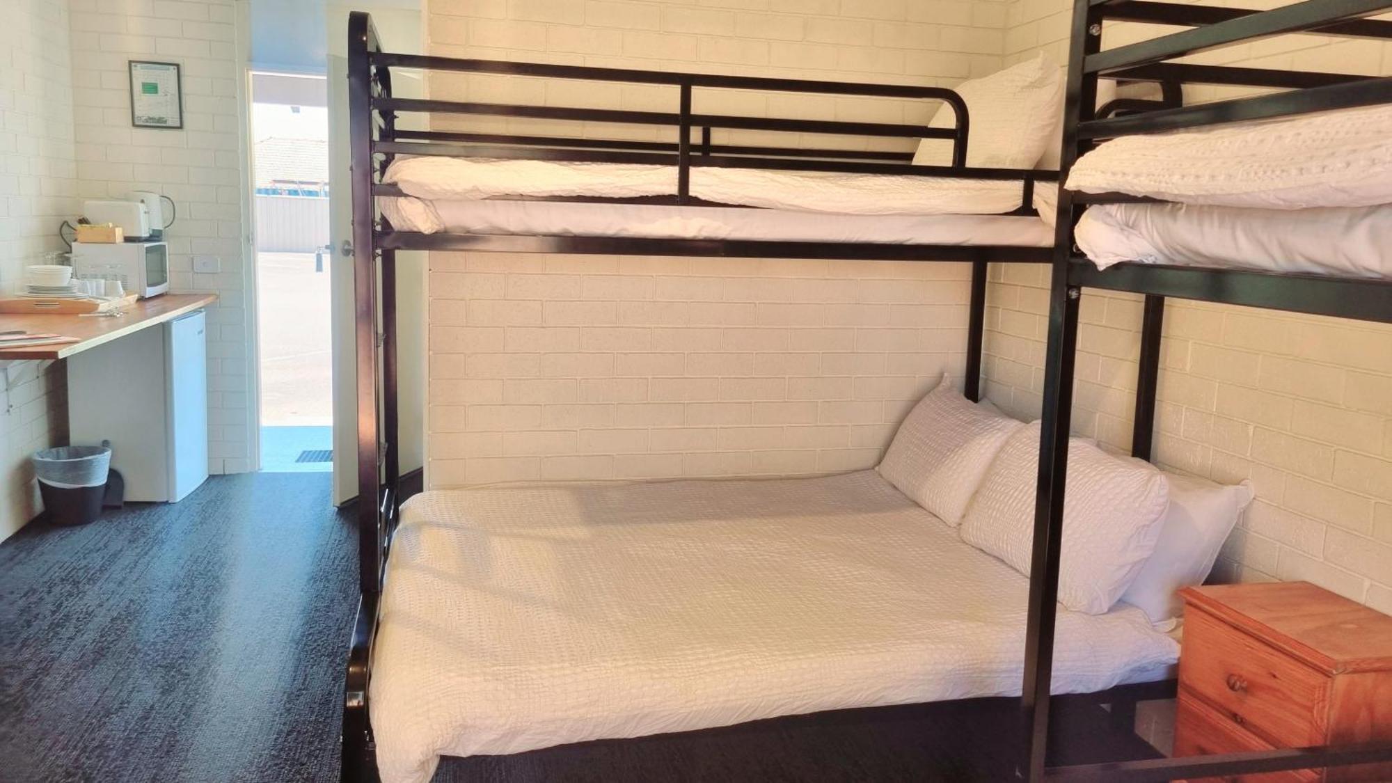 Busselton Motel מראה חיצוני תמונה